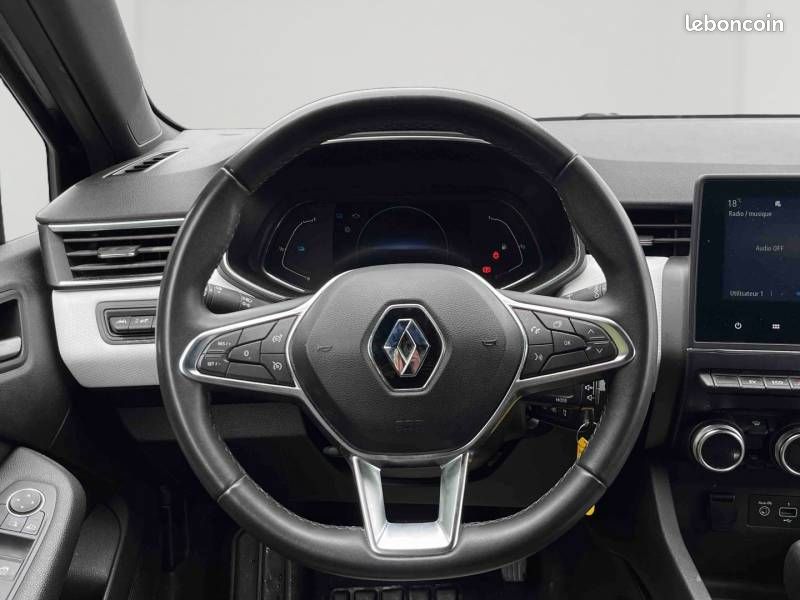 Renault Clio E-Tech 140 Limited (image 10)