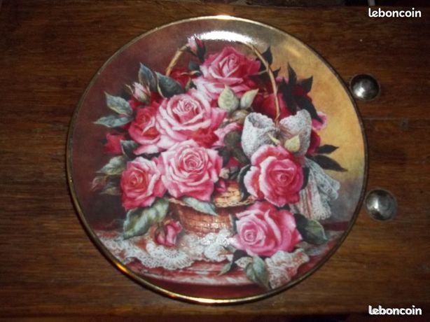 Paire d'anciennes assiettes, Grace et Rainier de Monaco, en porcelaine