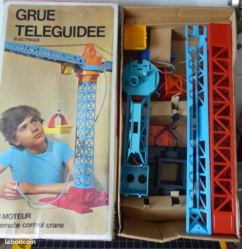 Vébé - Grue En Tôle Lithographiée Tournante H : 21 Cm - Jouet Ancien