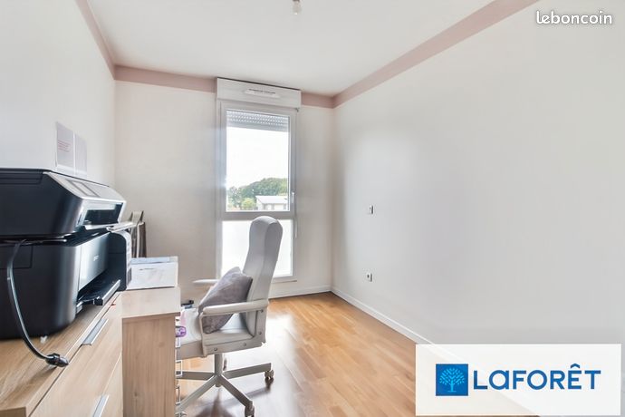 https://img.leboncoin.fr/api/v1/lbcpb1/images/2b/e9/9d/2be99d1e3f91c042ee4bc7d21c1a18557315b683.jpg?rule=ad-image