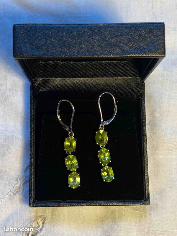 Boucles D'oreilles Pendantes Argent Massif 925 Et Péridots Du Cachemire