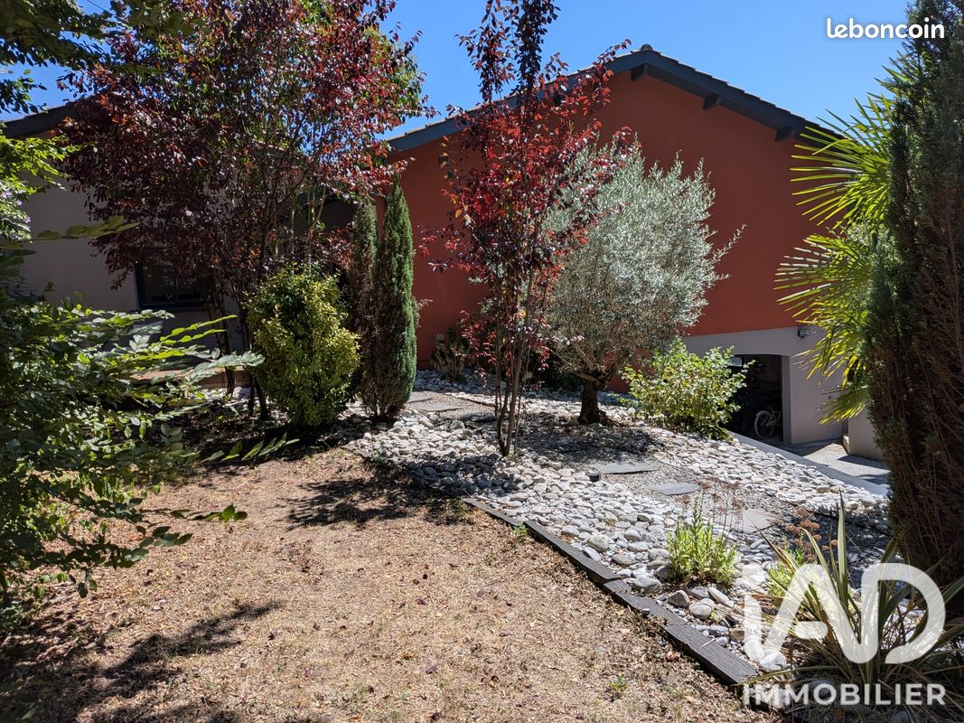 Maison 9 pièces 230 m² · à Latresne · 230 m² · 799 000 €