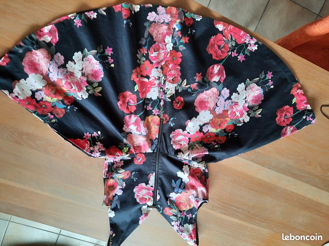 Robe (image 2)