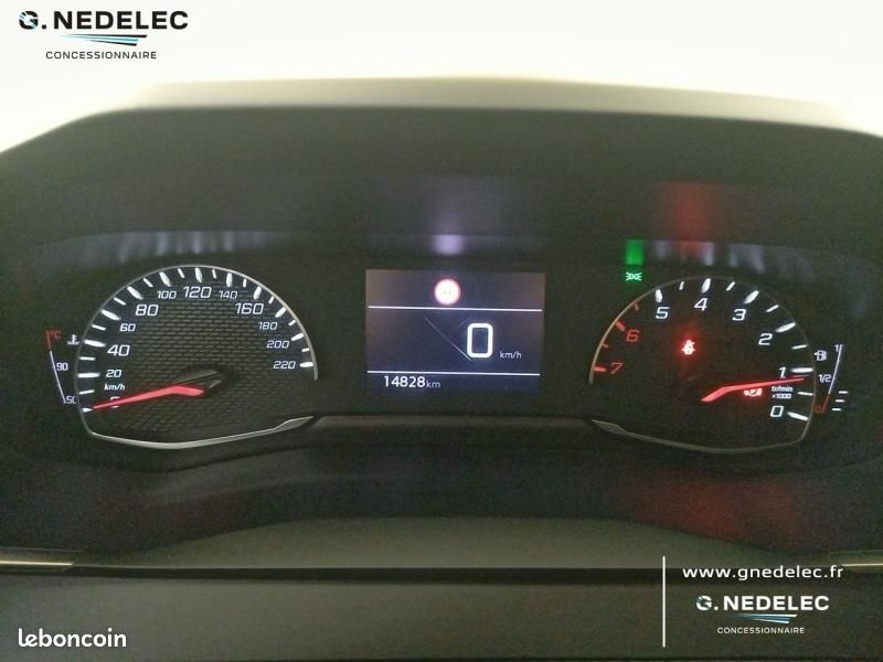 Peugeot 208 1.2 PureTech 75ch S&S STYLE (image 17)