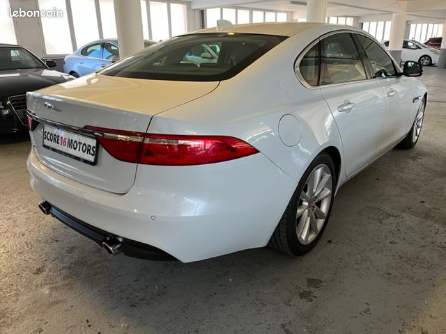 Jaguar xf ii 3.0d v6 300 premiere edition prestige auto (image 2)