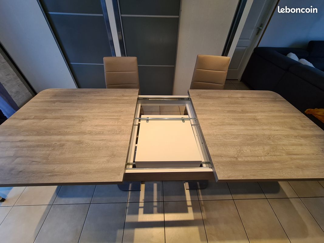 Table (image 3)