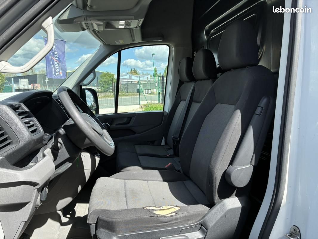 Volkswagen Crafter FOURGON 2.0 TDI 140 L3H3 BUSINESS LINE (image 11)