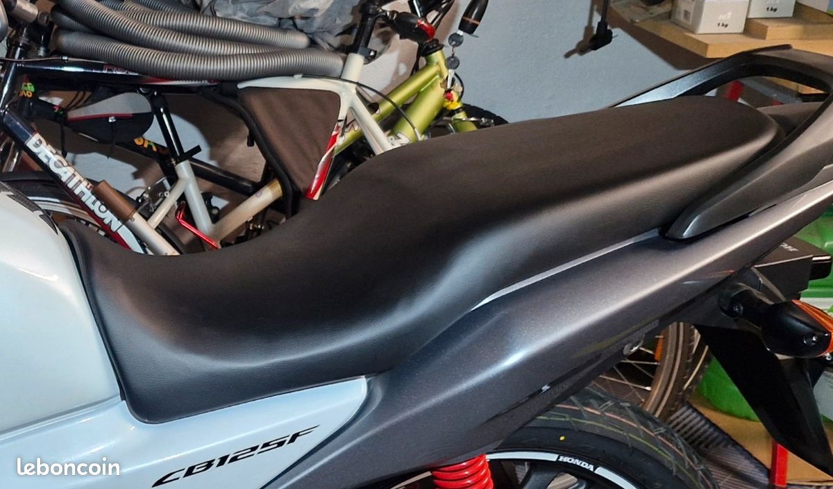 Selle Honda CB125F de 2022 (image 3)