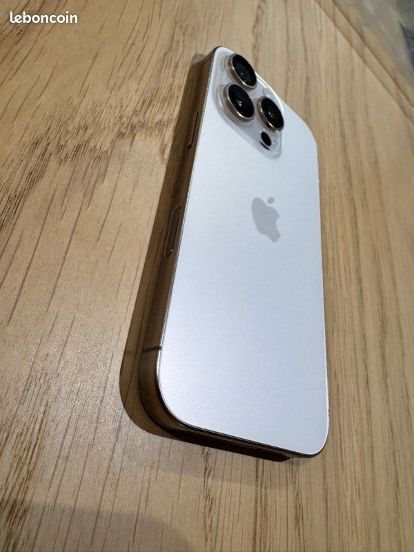 IPhone 15 Pro Max 256Gb - titane naturel - excellent état (image 2)