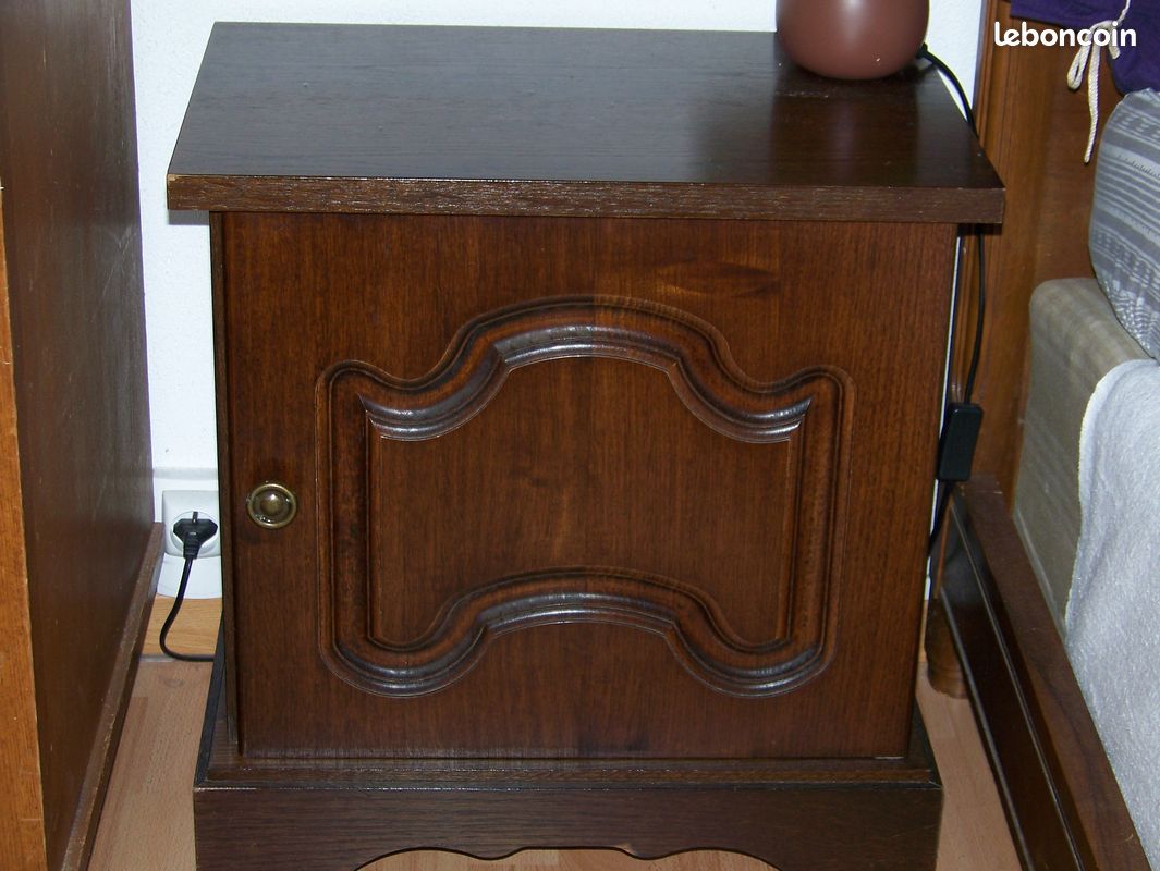 2 lits simples avec tables de nuit (image 4)
