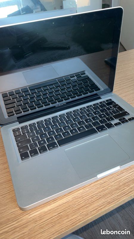MacBook Pro (image 2)