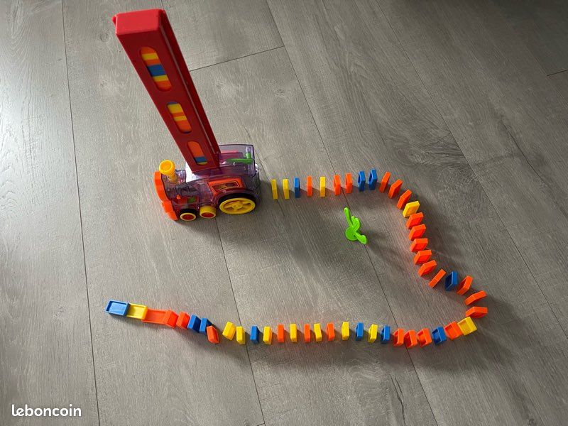 Domino Train (image 4)