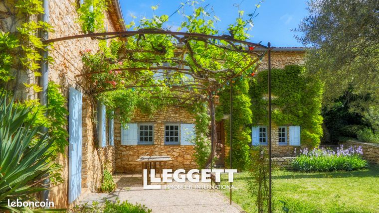 Maison 7 pièces 151 m²