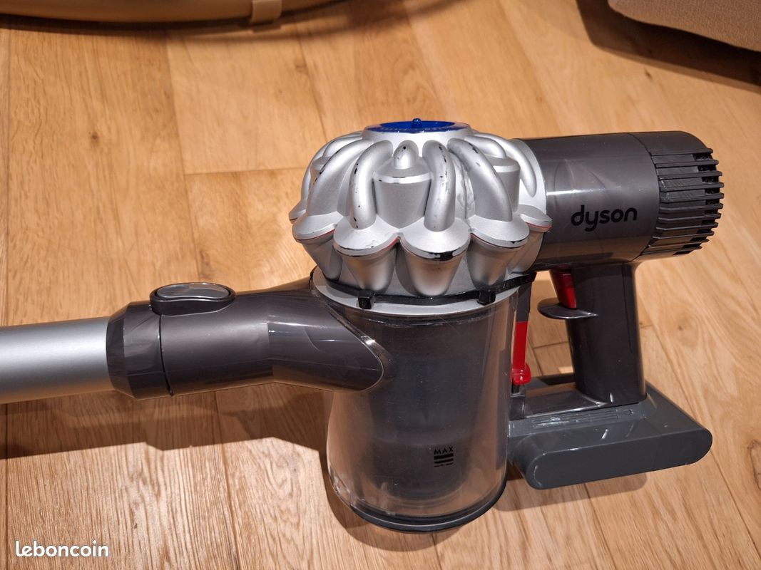 Roman Raiince Dyson DC62 - batterie HS - Électroménager