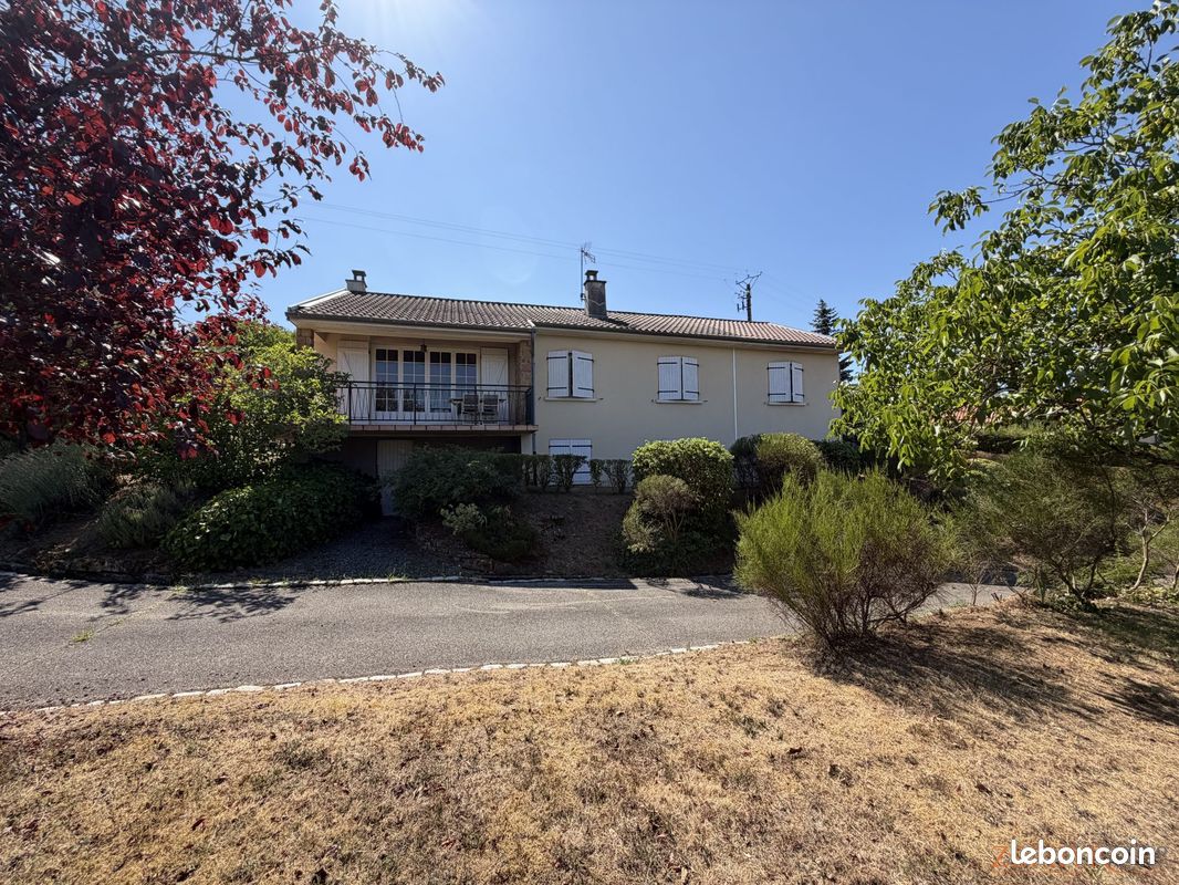 Maison 7 pièces 156 m² · à Ternand · 156 m² · 430 000 €