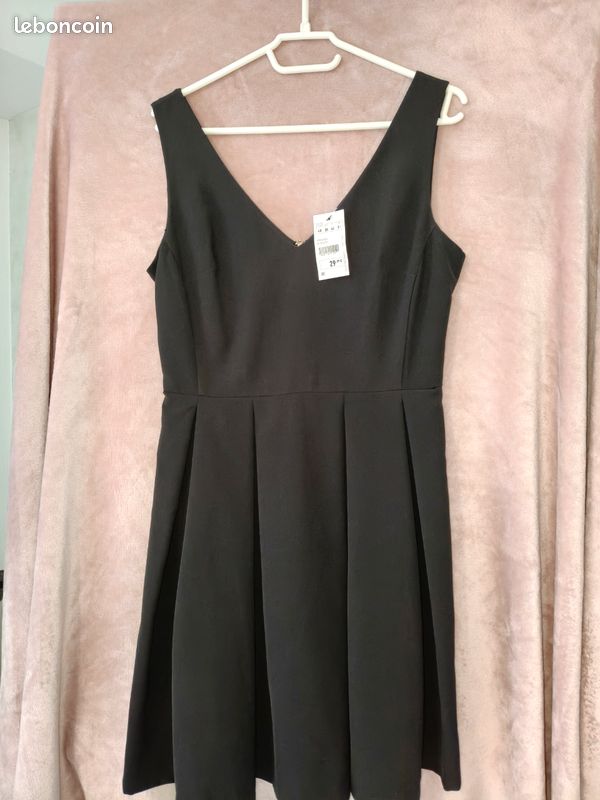 Robe à Carreaux Noir Et Blanc Pimkie Taille 40 - Sans Manches - Neuve Sans Étiquettes