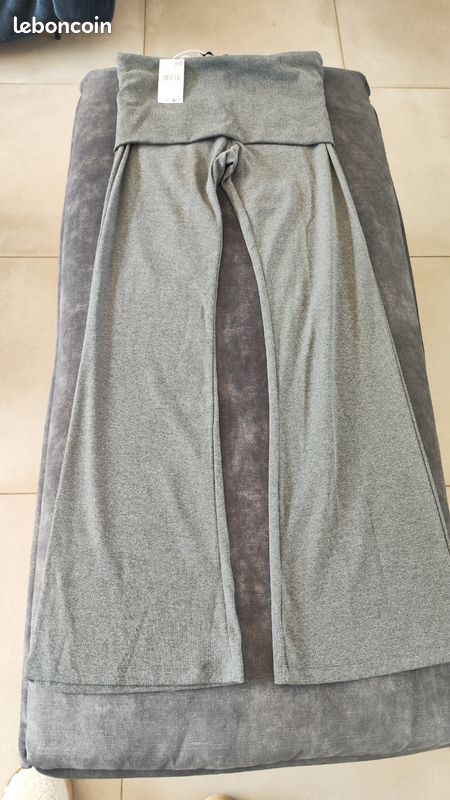 Pantalon fluide coupe large avec pinces femme gris