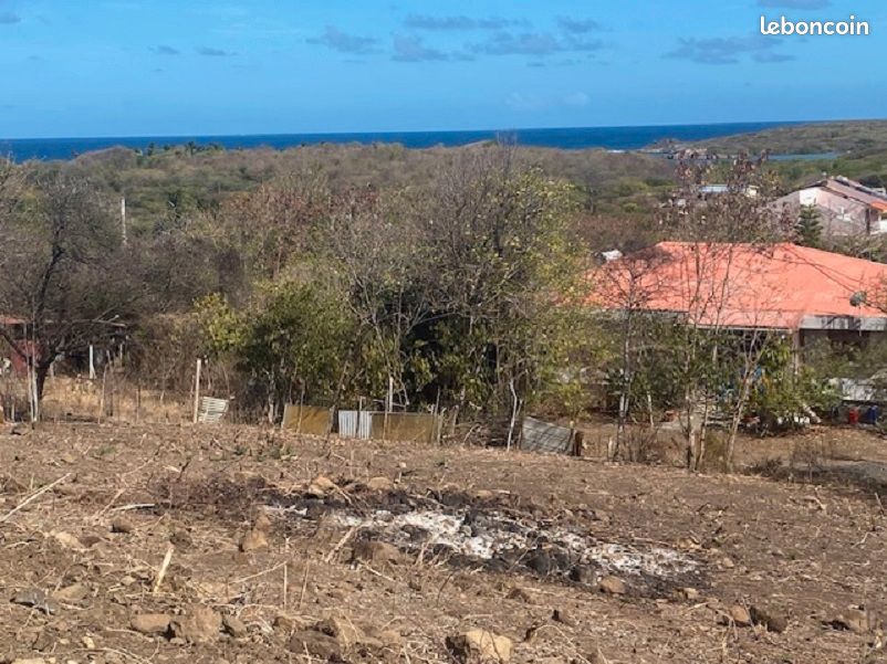 Terrain 1 835 m² Sainte Anne · à Sainte-Anne · 293 600 €