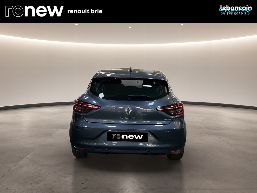 RENAULT Clio E-Tech 140 - 21 Business (image 4)