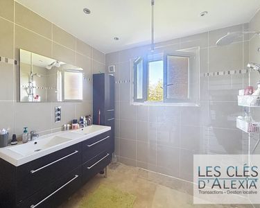Maison 670 000 € - 229 m²