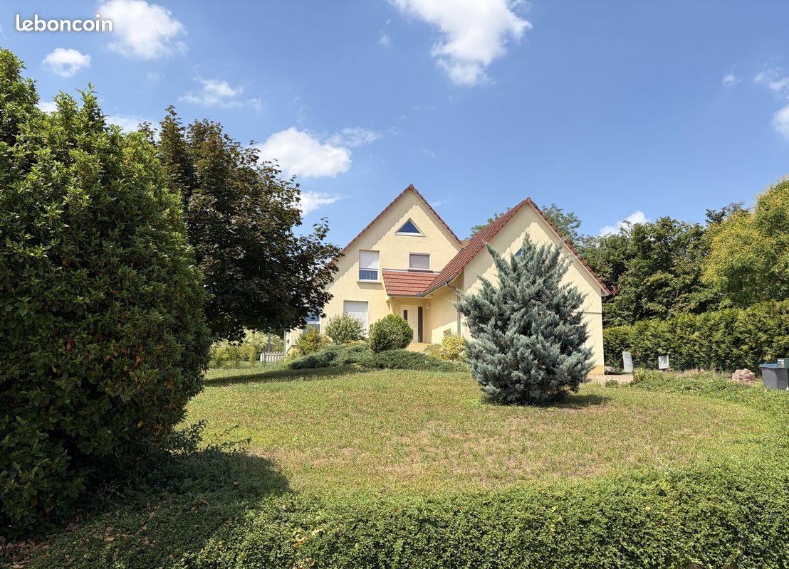 Maison 6 pièces 190 m² · à Mittelhausbergen · 190 m² · 2 500 €