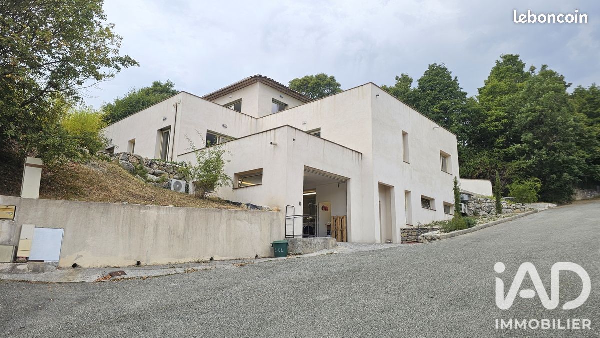 Maison 5 pièces 175 m² · à Coursegoules · 175 m² · 470 000 €