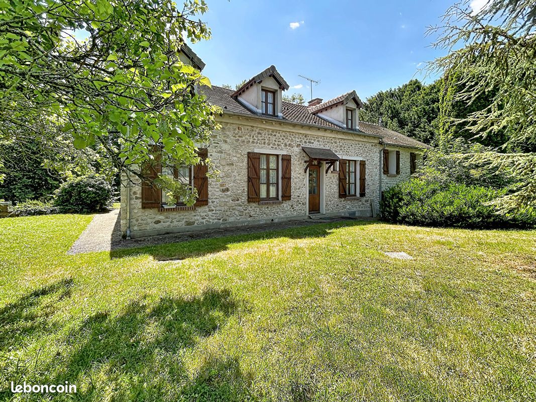 Maison 7 pièces 255 m² · à Vicq · 255 m² · 795 000 €