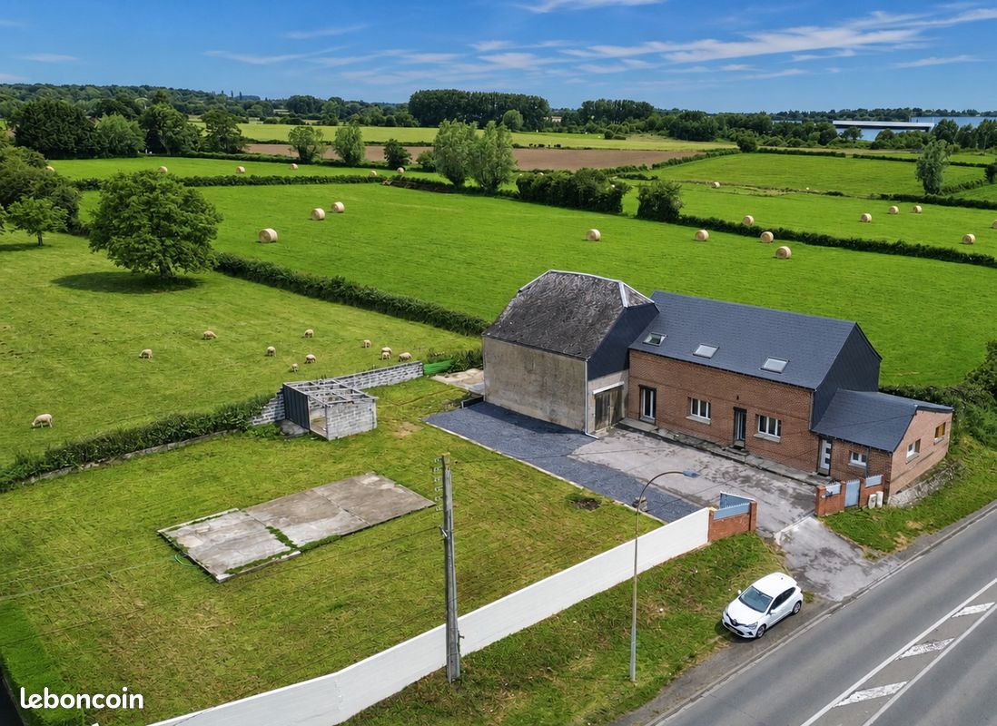 Maison 7 pièces 194 m² · à Feignies · 194 m² · 210 000 €