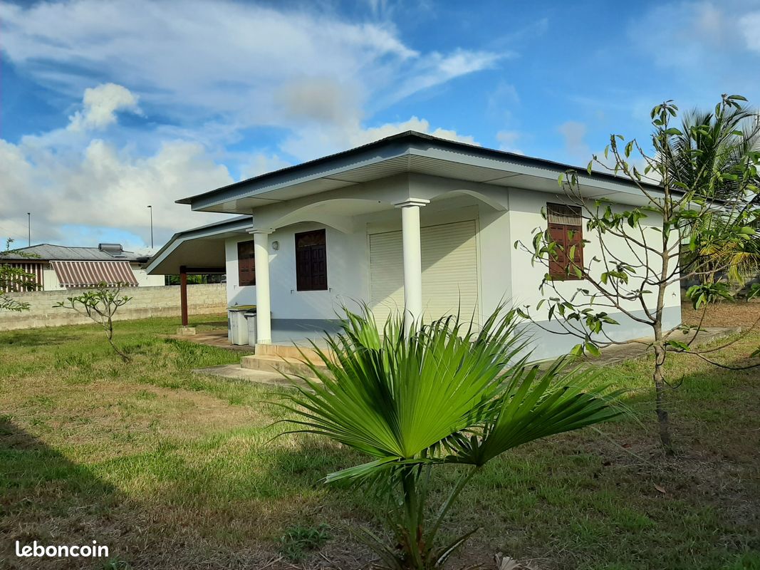 Maison 3 pièces 65 m² · à Macouria · 65 m² · 930 €