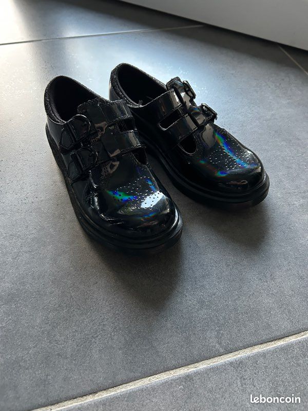 Chaussure Dr Martens basse t35 Chaussures