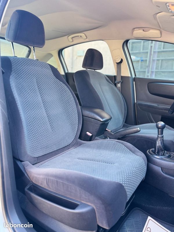 Citroën C4 1.6 HDi 109CH AMBIANCE (image 22)