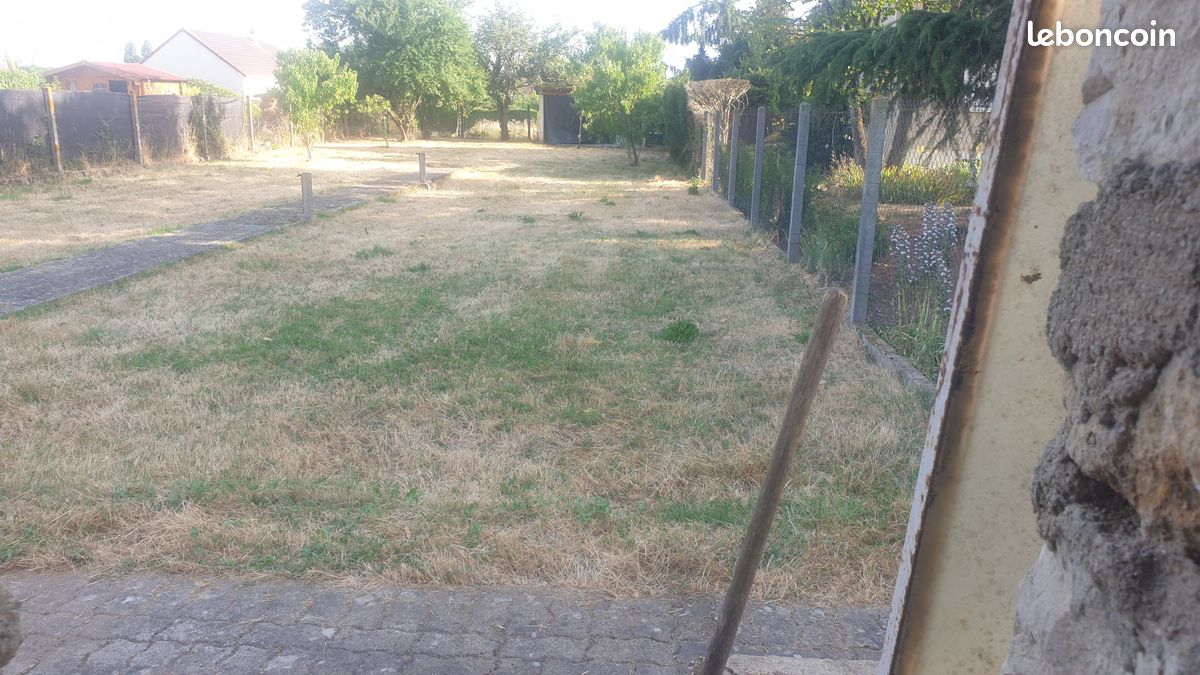 Terrains à bâtir avec permis de construire accepté · à Concremiers · 16 000 €