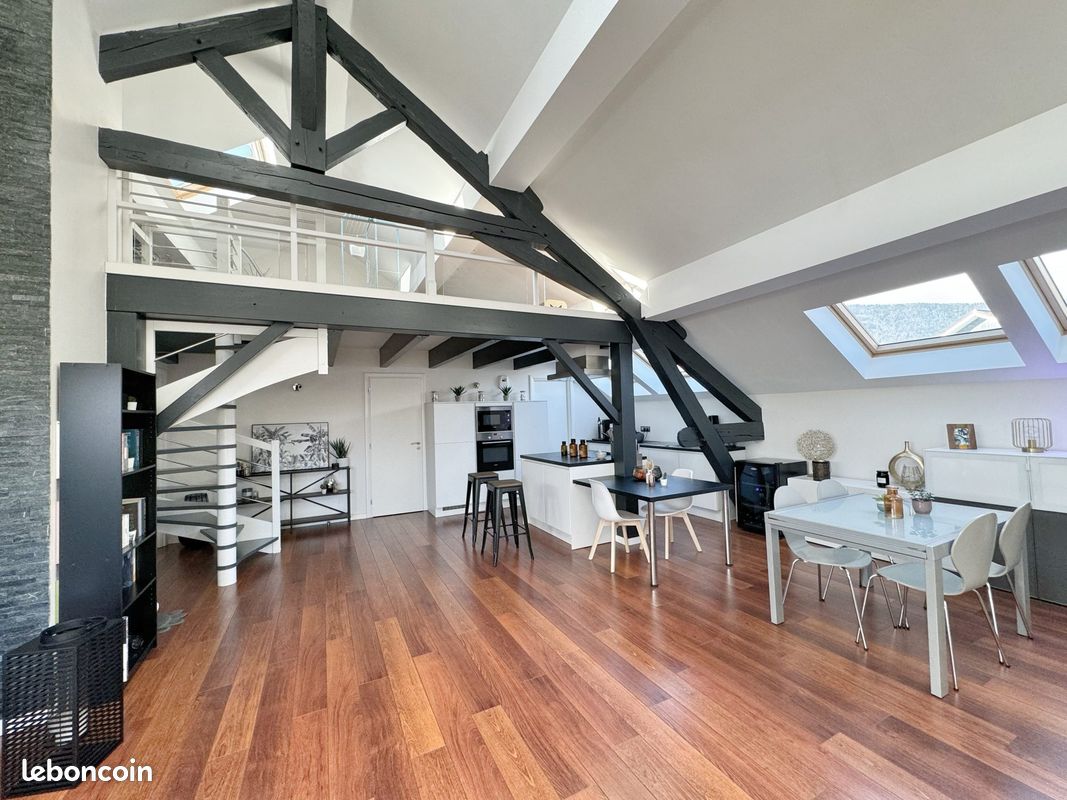 Appartement 3 pièces 91 m² · à Cessy · 91 m² · 2 550 €/mois