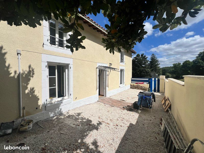 Maison 10 pièces 200 m² · à Champdeniers · 200 m² · 239 000 €