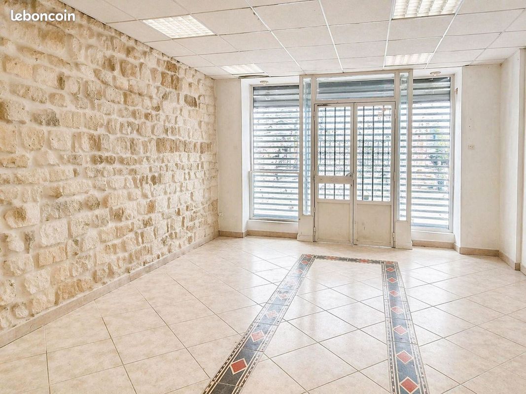 Local commercial 65 m² PARIS 10 (image 2)