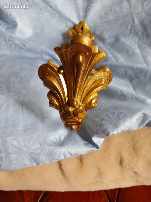 Patère ancienne en bronze doré XIXe (image 4)