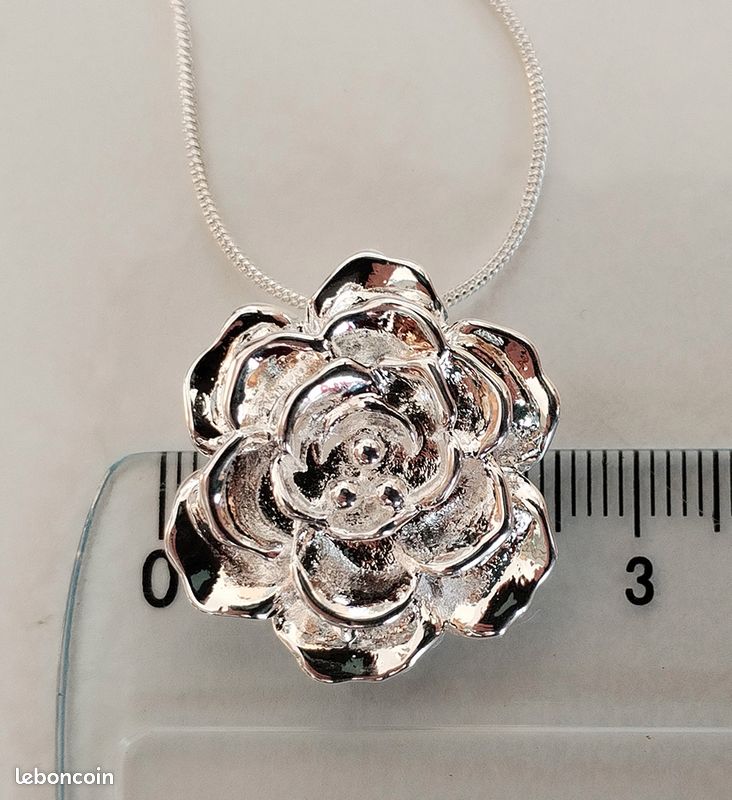 Collier Argent Massif Avec Pendentif 3 Fleurs - Chaîne élégante, Occasion, Bijou Vintage
