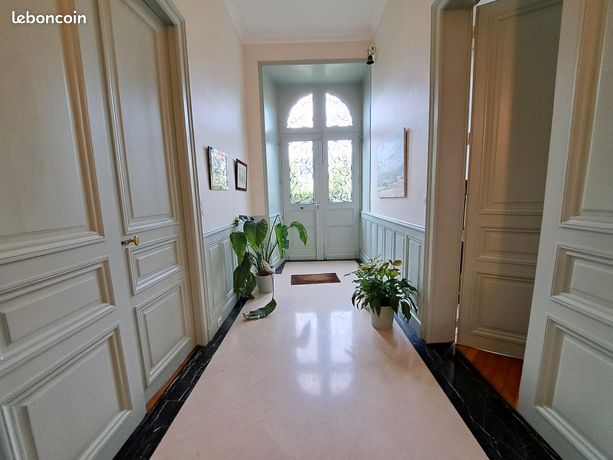 Maison 9 pièces 373 m² — 2