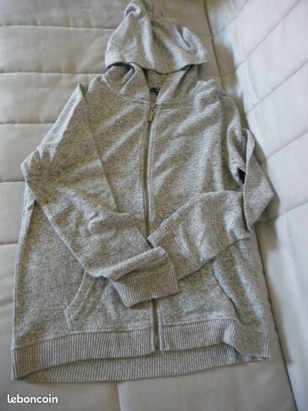 Gilets fille Kiabi avec capuche taille XS - 14 ans (image 2)