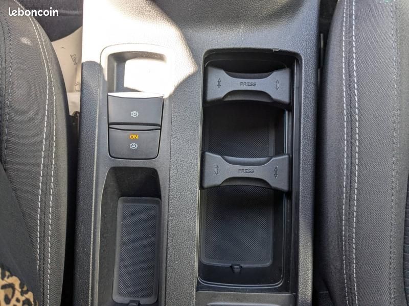 Ford Focus 1.0 EcoBoost 125ch Stop&Start Titanium (image 30)