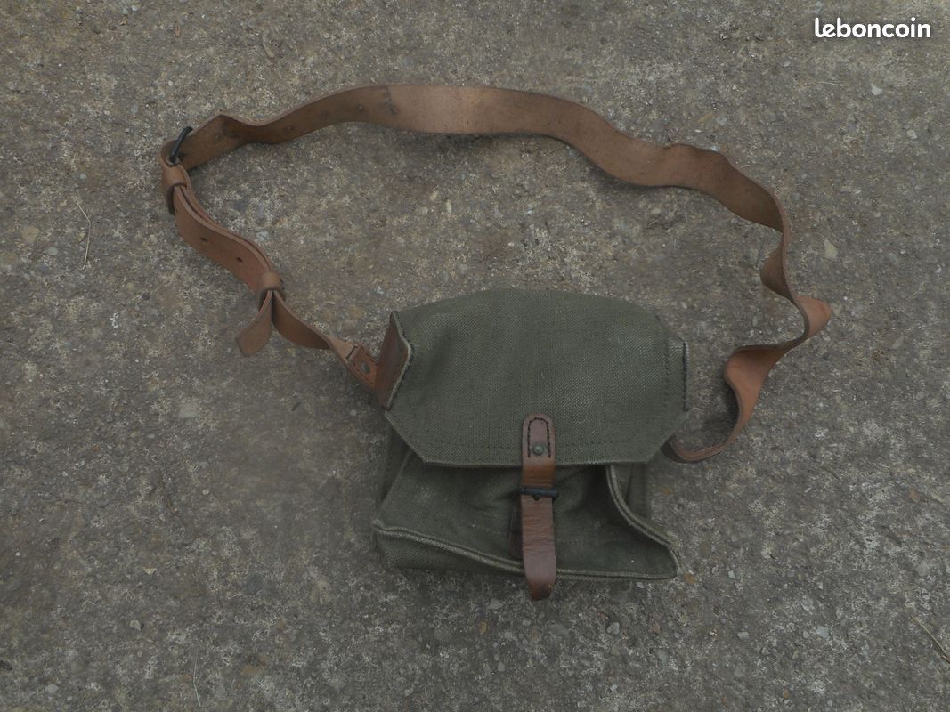 Militaria porte chargeur FM 24 29 1er type après guerre daté 1-57 (image 1)