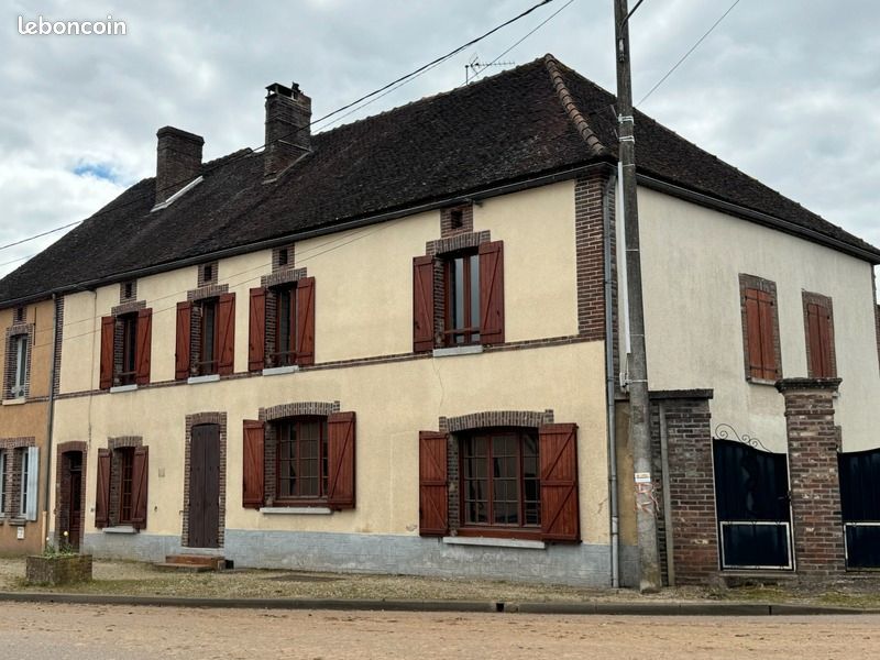 Maison 9 pièces 265 m² · à Arces-Dilo · 265 m² · 158 500 €