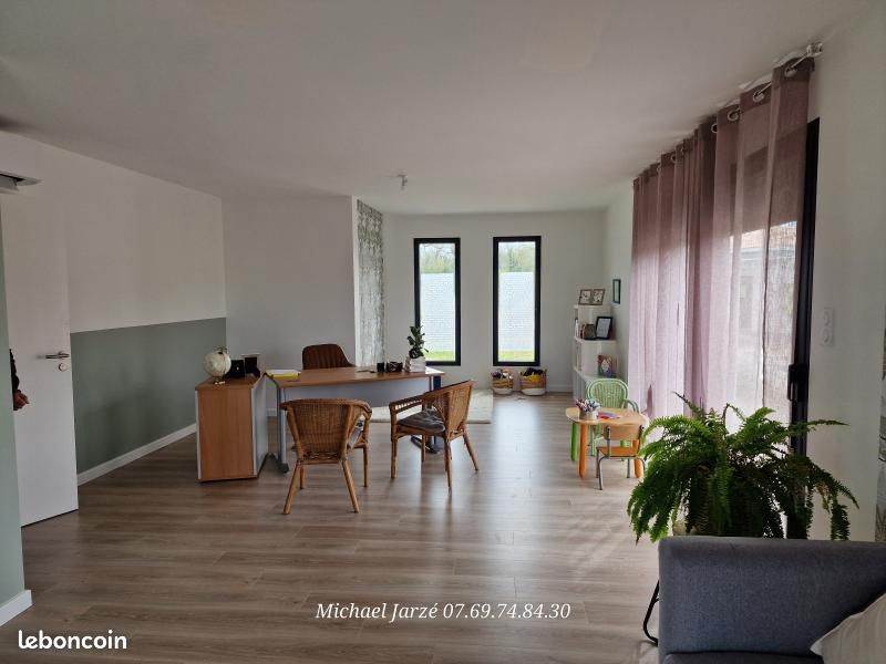 Pavillon 5 pièces 98 m² - Pompaire 79200 (image principale 2)