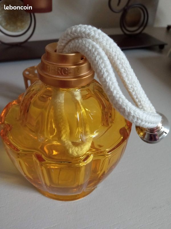 Lampe Berger En Verre Doré – Modèle D'occasion En Bon état
