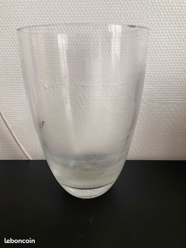 Vase (image 1)