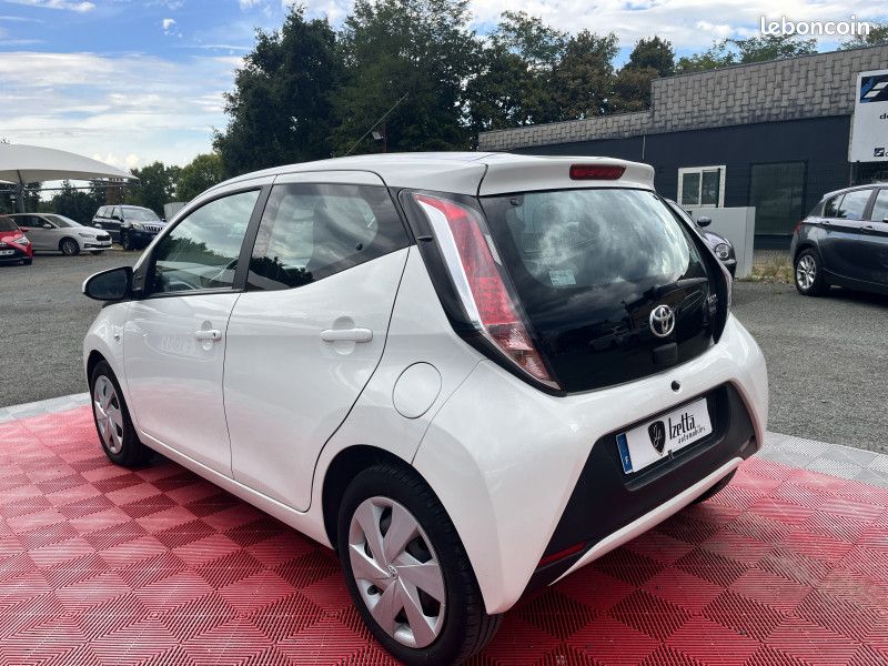 Toyota AYGO 1.0 VVT-I 69CH X-PLAY 5P (image 4)