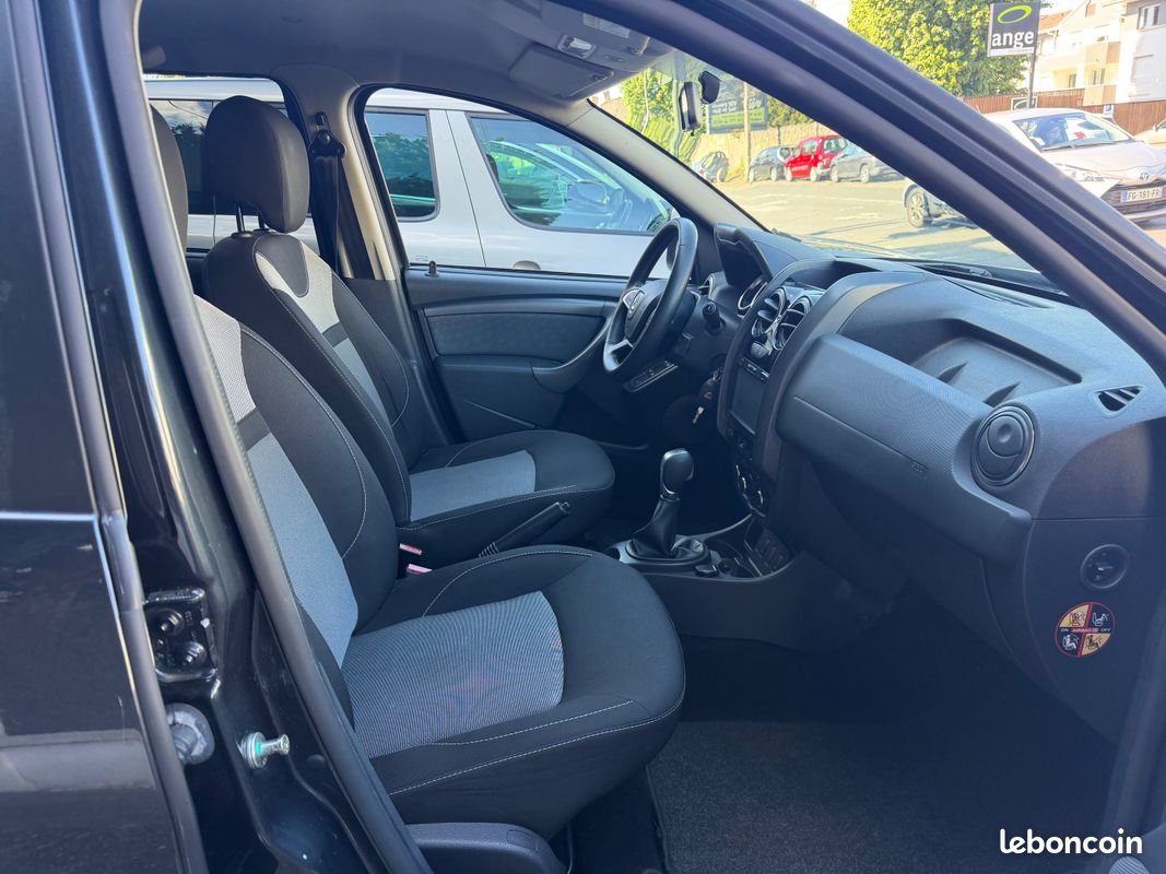 Dacia Duster 1.5 DCI 110 CV Black Touch (image 2)