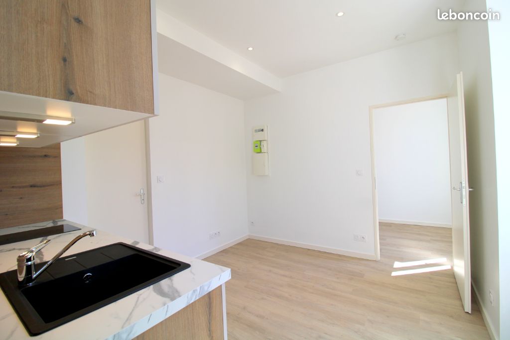 Appartement 2 pièces 22 m² - Locations