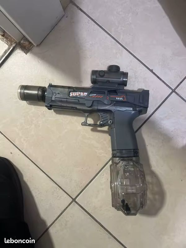 Pistolet à Eau électrique Rechargeable – Effets LED, Portée 28-32 Pieds, Absorption Automatique, Pour Piscine Et Jardin