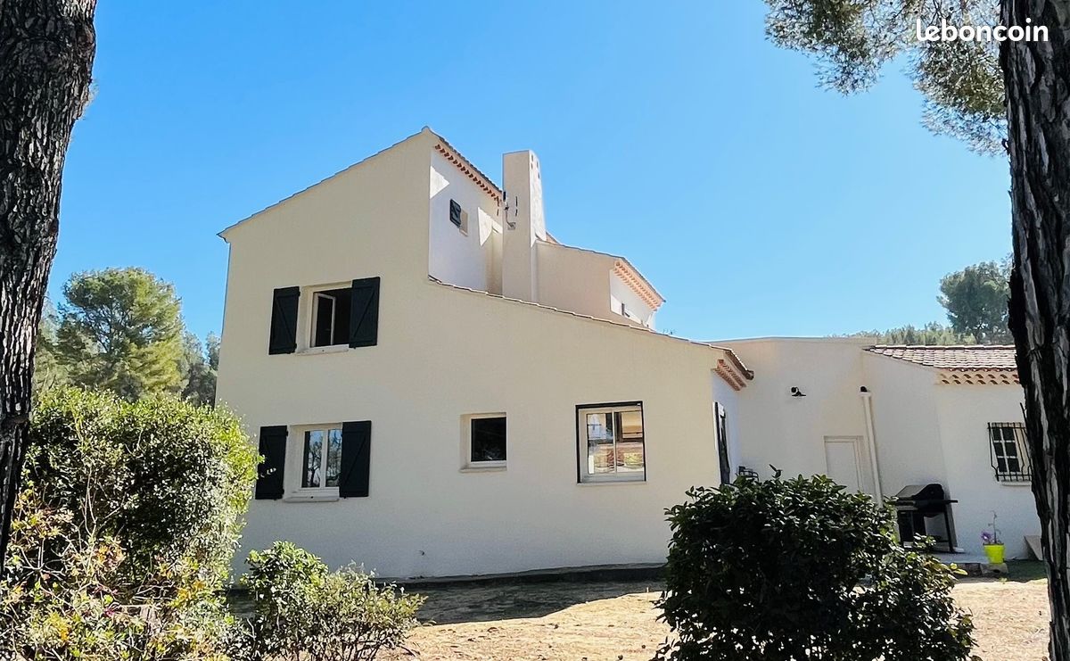 Maison 6 pièces 140 m² · à Saint-Cyr-sur-Mer · 140 m² · 2 250 €